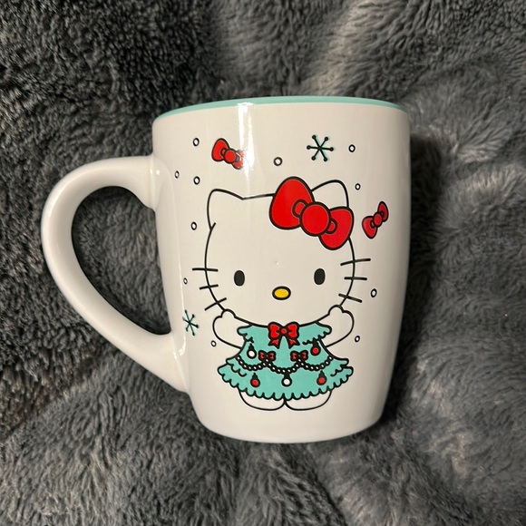 New Hello Kitty Christmas Mug - Picture 1 of 2